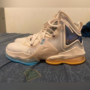 Mens Nike Lebron 19 sneakers size 12.5